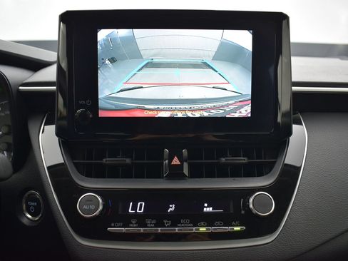 Used 2025 Toyota Corolla LE w/ LE Premium Package FWD image 16
