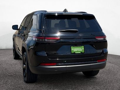 Used 2023 Jeep Grand Cherokee Altitude