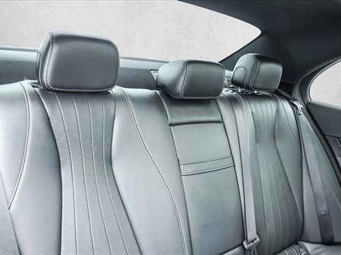 Used 2023 Mercedes-Benz E 350 4MATIC Sedan image 25