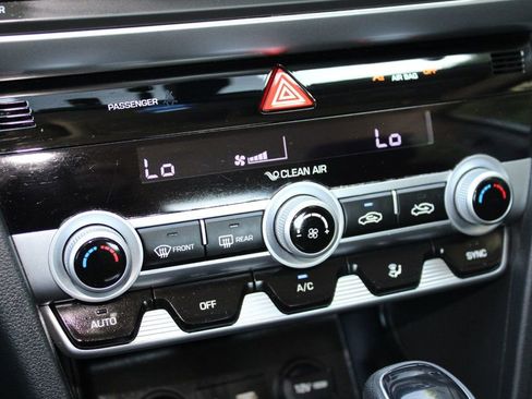 Used 2020 Hyundai Elantra SEL w/ Cargo Package (C1) image 12