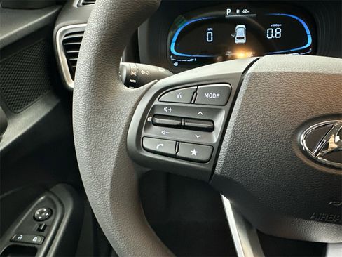Used 2026 Hyundai Venue SE image 24