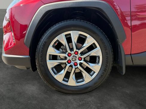 Used 2020 Toyota RAV4 Limited AWD/4WD image 4