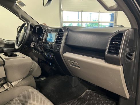 Used 2017 Ford F150 XLT w/ Equipment Group 302A Luxury AWD/4WD image 36