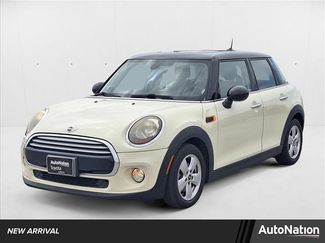 Used 2015 MINI Cooper 4-Door Hardtop image 1