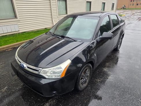 Used 2011 Ford Focus SE image 3