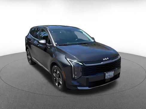 Used 2026 Kia Sportage LX FWD image 3