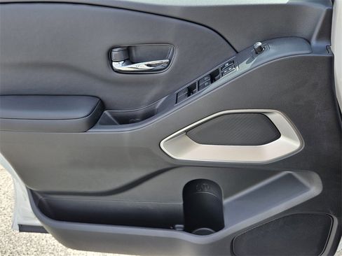 New 2026 Nissan Frontier SV image 28