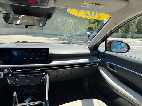 Used 2025 Hyundai Sonata SEL FWD image 26