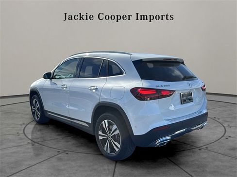 New 2026 Mercedes-Benz GLA 250 4MATIC image 3