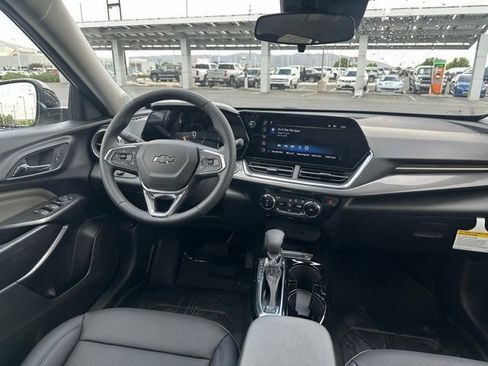 New 2026 Chevrolet Trax ACTIV w/ Sunroof Package FWD image 16