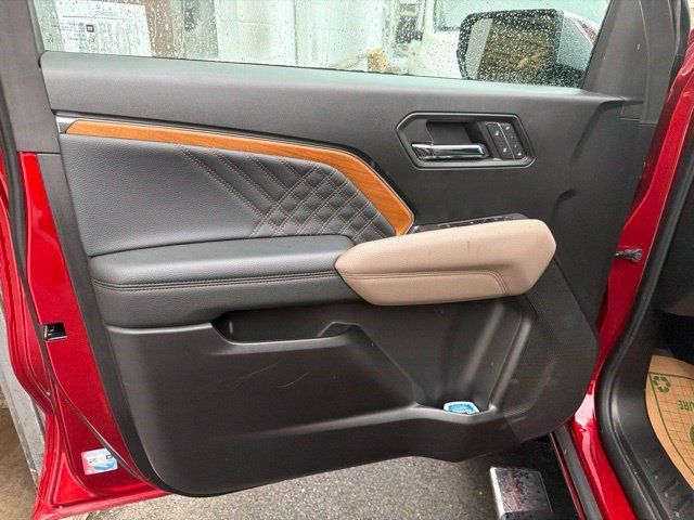 Used 2023 GMC Canyon Denali AWD/4WD image 11