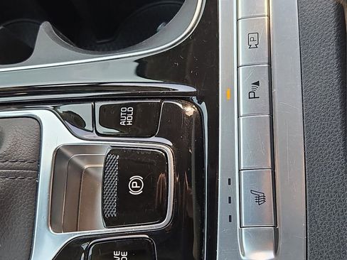 Certified 2024 Kia Carnival EX image 35