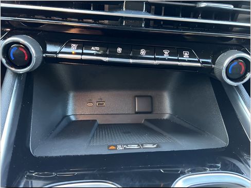 Used 2024 Chevrolet Traverse RS w/ LPO, Floor Liner Package image 13