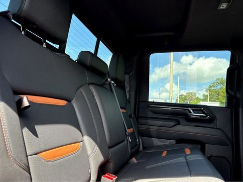 Used 2024 GMC Sierra 2500 AT4 w/ AT4 Premium Plus Package AWD/4WD image 14