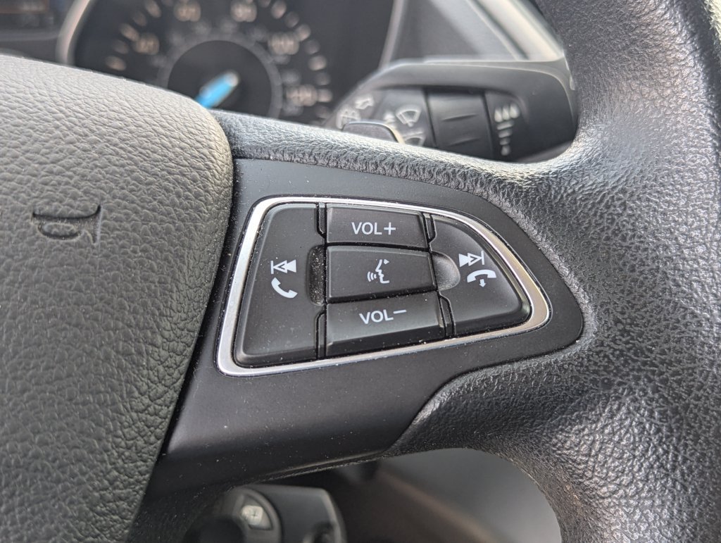 Used 2017 Ford Escape SE AWD/4WD image 16