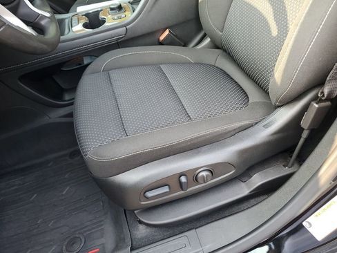 Used 2023 GMC Acadia SLE w/ Driver Convenience Package image 15