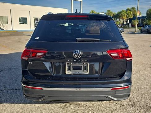 Used 2024 Volkswagen Tiguan SE FWD image 3