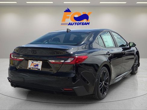 New 2026 Toyota Camry SE FWD image 4