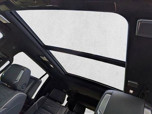 Used 2024 Cadillac Escalade Premium Luxury Platinum image 15