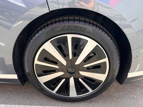 Used 2024 Lucid Air Touring AWD/4WD image 14