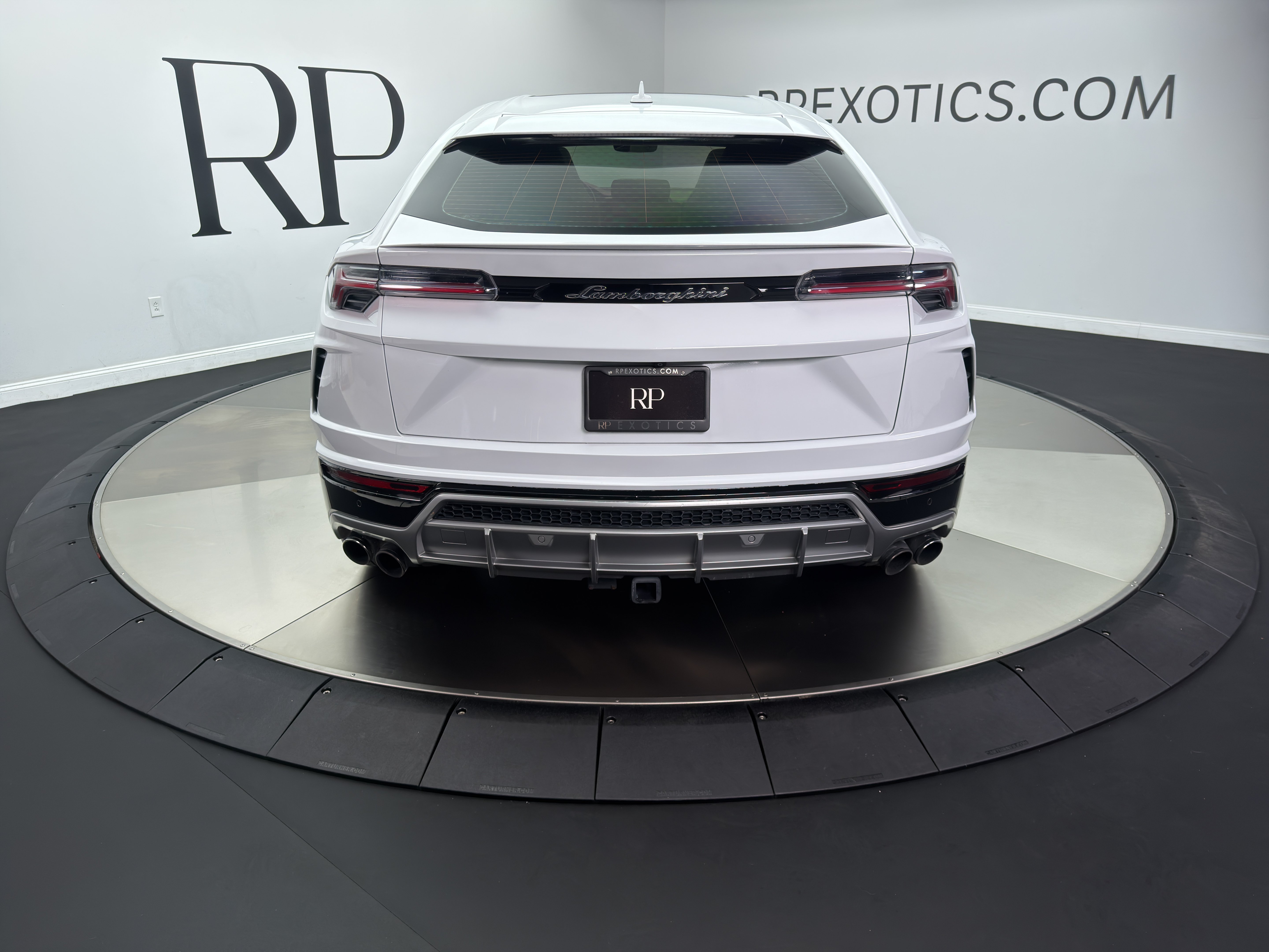 Used 2019 Lamborghini Urus AWD/4WD image 17