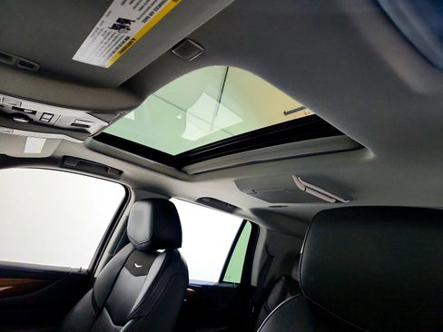 Used 2020 Cadillac Escalade Premium Luxury w/ LPO, Radiant Package image 19