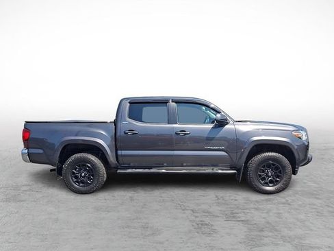 Used 2019 Toyota Tacoma SR5 AWD/4WD image 7
