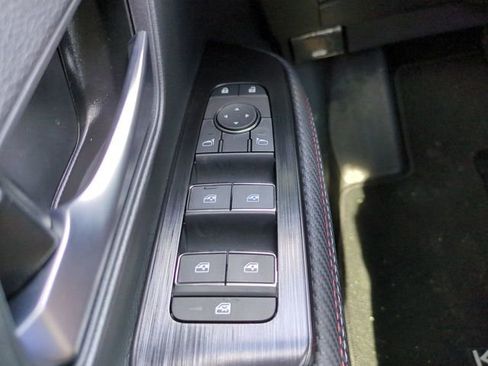 New 2026 Nissan Kicks SR FWD image 21