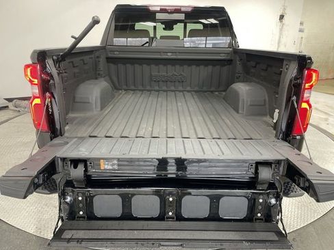 Used 2024 Chevrolet Silverado 1500 High Country w/ Technology Package image 26