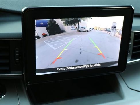 Used 2022 Ford Explorer XLT w/ Equipment Group 202A image 24