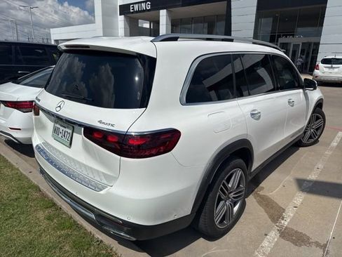 Used 2025 Mercedes-Benz GLS 450 4MATIC image 3