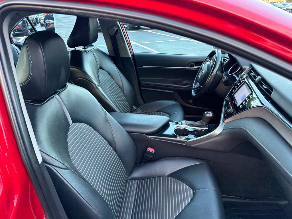 Used 2020 Toyota Camry SE FWD image 12