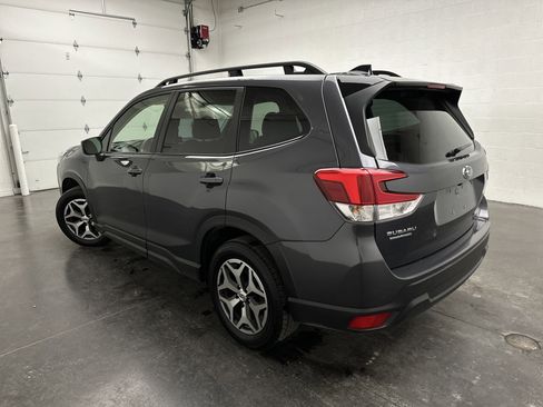 Used 2024 Subaru Forester Premium image 7