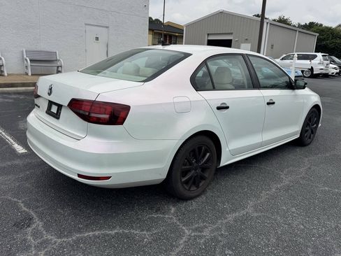 Used 2018 Volkswagen Jetta SE FWD image 5