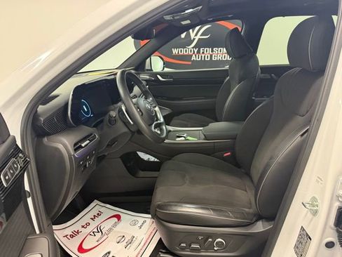 Used 2024 Hyundai Palisade Calligraphy image 8