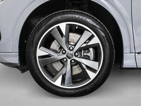Used 2024 Audi Q4 e-tron Premium AWD/4WD image 25