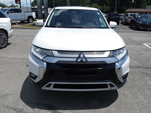 Used 2020 Mitsubishi Outlander AWD image 2