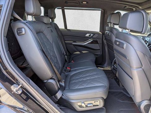 Used 2024 BMW X7 xDrive40i AWD/4WD image 20
