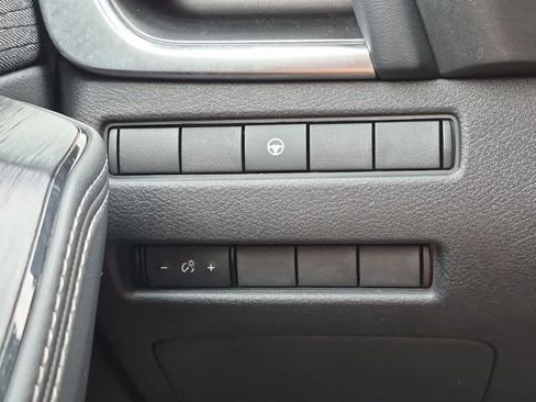 Used 2021 Nissan Rogue SV AWD/4WD image 18