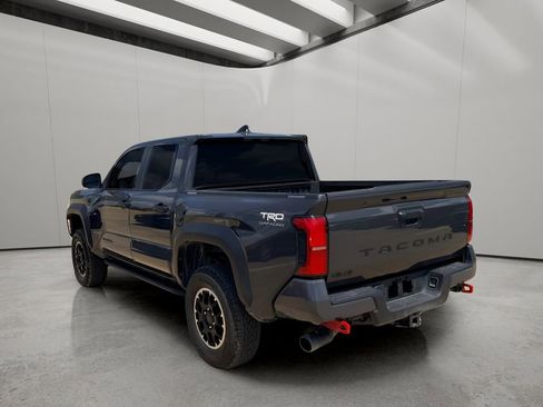 Used 2025 Toyota Tacoma TRD Off-Road AWD/4WD image 3