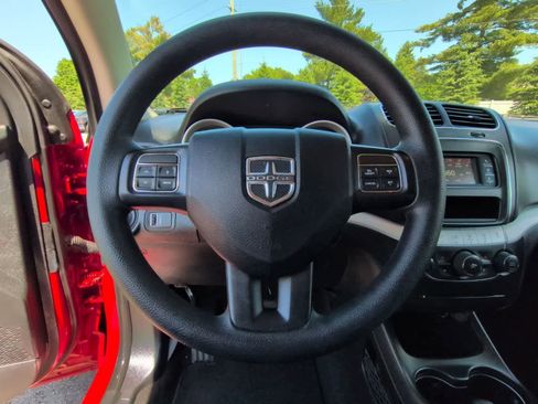 Used 2019 Dodge Journey SE FWD image 21