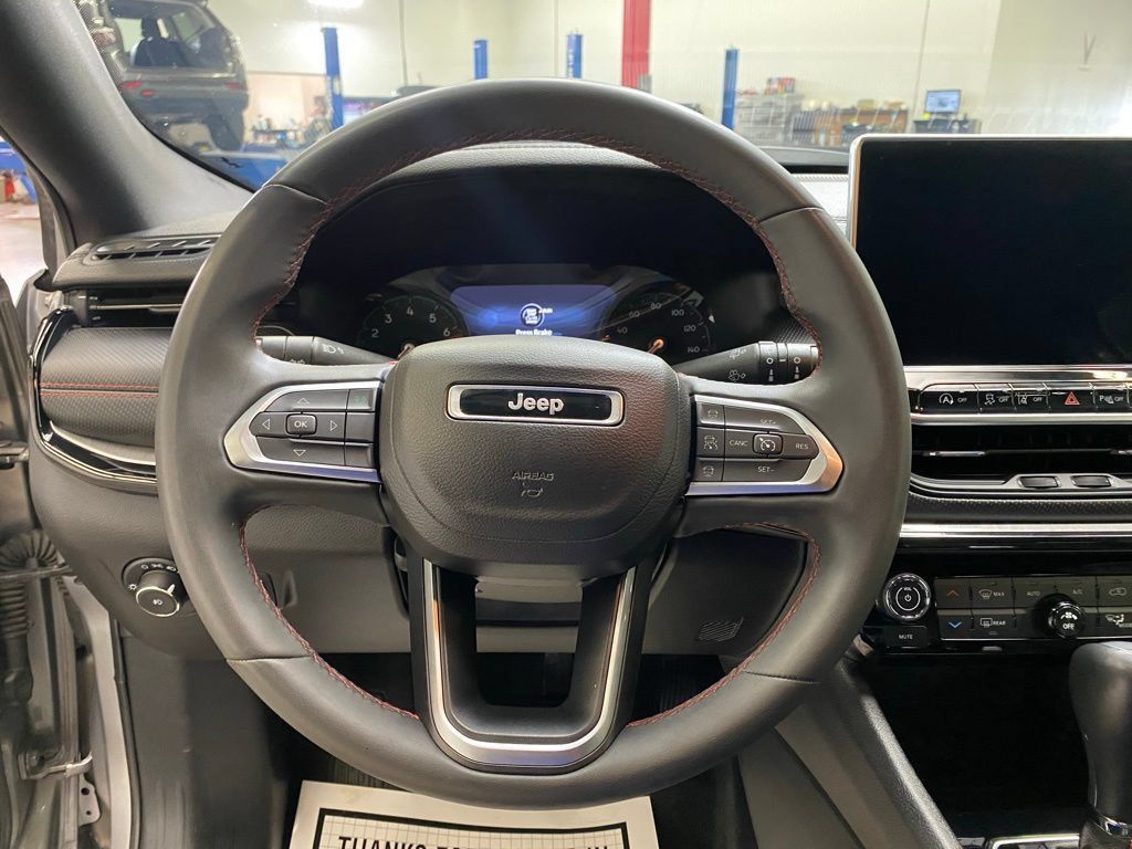 Used 2023 Jeep Compass Trailhawk AWD/4WD image 27