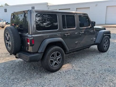 Used 2019 Jeep Wrangler Unlimited Sport S AWD/4WD image 3