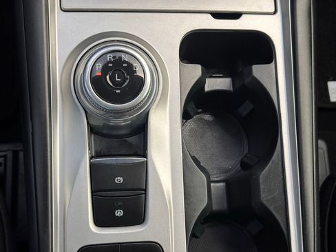 Used 2021 Ford Explorer XLT image 37