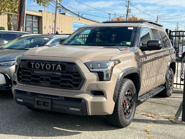 Used 2025 Toyota Sequoia TRD Pro AWD/4WD image 3
