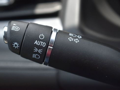 Used 2023 GMC Acadia SLE w/ Driver Convenience Package FWD image 24