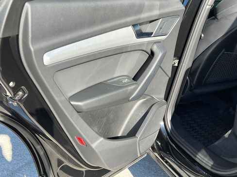Used 2025 Audi Q5 2.0T Premium w/ Convenience Plus Package image 22
