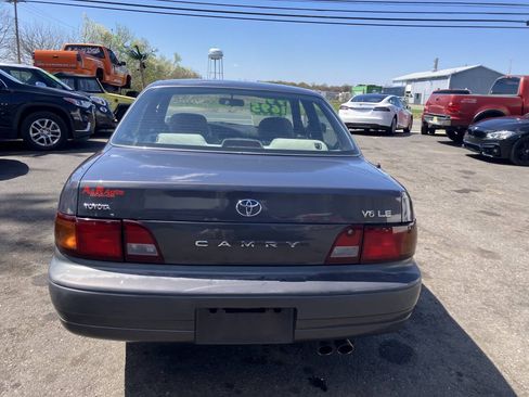 Used 1996 Toyota Camry LE FWD image 8