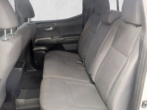 Used 2018 Toyota Tacoma TRD Sport image 18