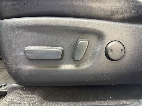 Used 2017 Toyota RAV4 Limited AWD/4WD image 10